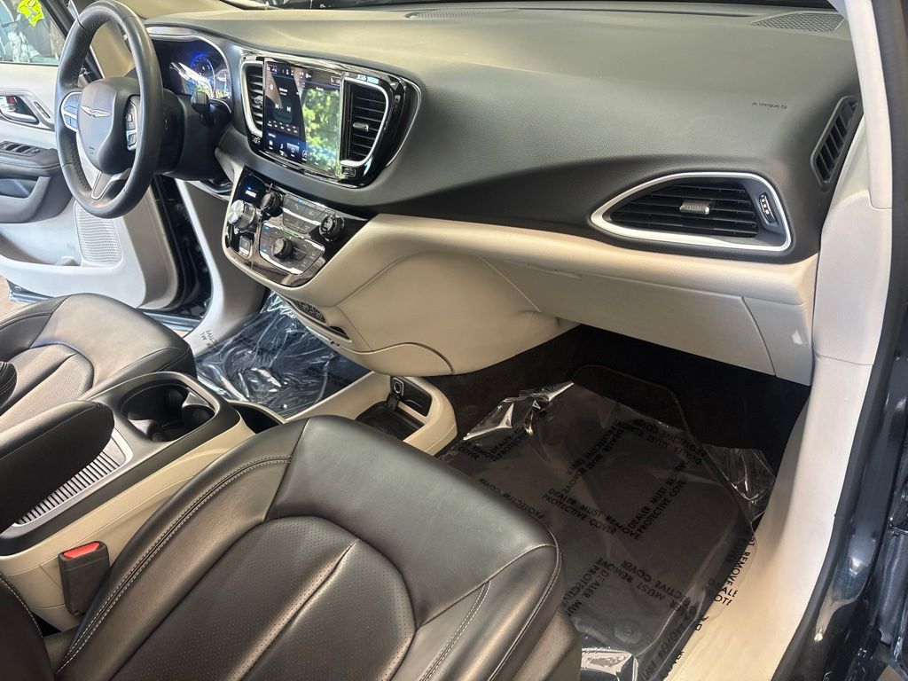 Thumbnail: 2023 Chrysler Pacifica - 44