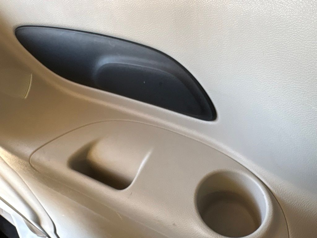 Thumbnail: 2022 Chrysler Voyager - 37