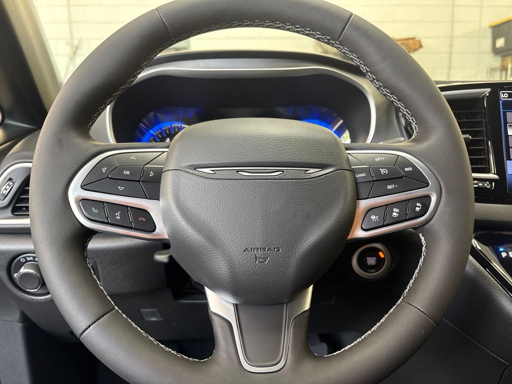 Thumbnail: 2027 Chrysler Pacifica - 8