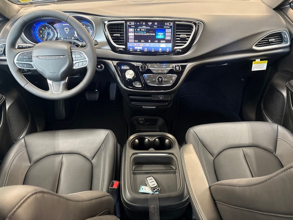 Thumbnail: 2027 Chrysler Pacifica - 13