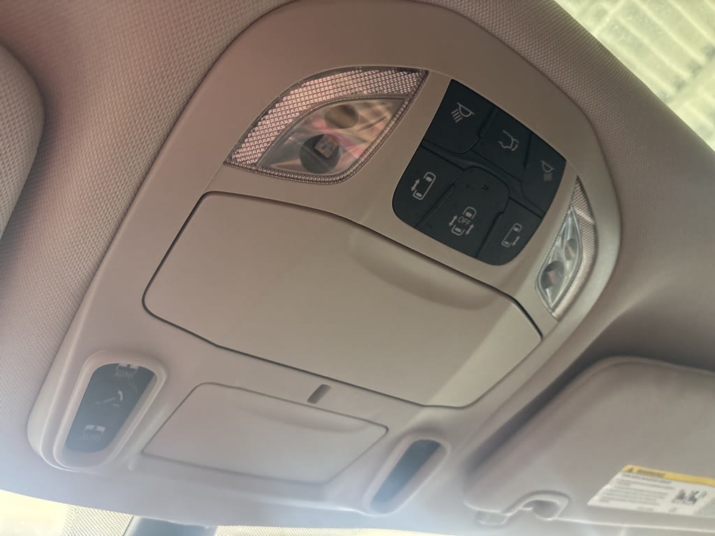 Thumbnail: 2023 Chrysler Pacifica - 29