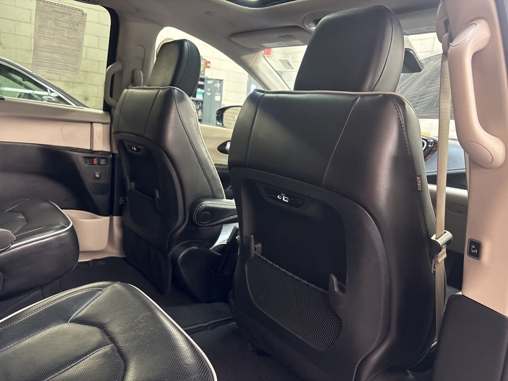 Thumbnail: 2023 Chrysler Pacifica - 35