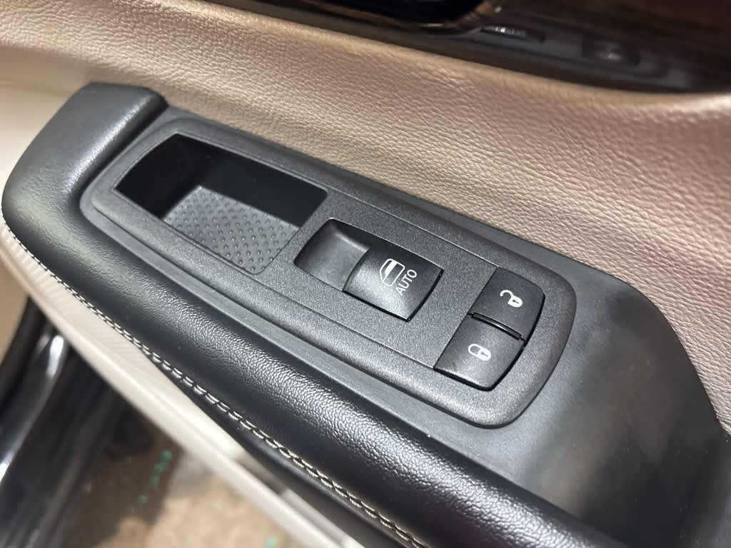 Thumbnail: 2023 Chrysler Pacifica - 38