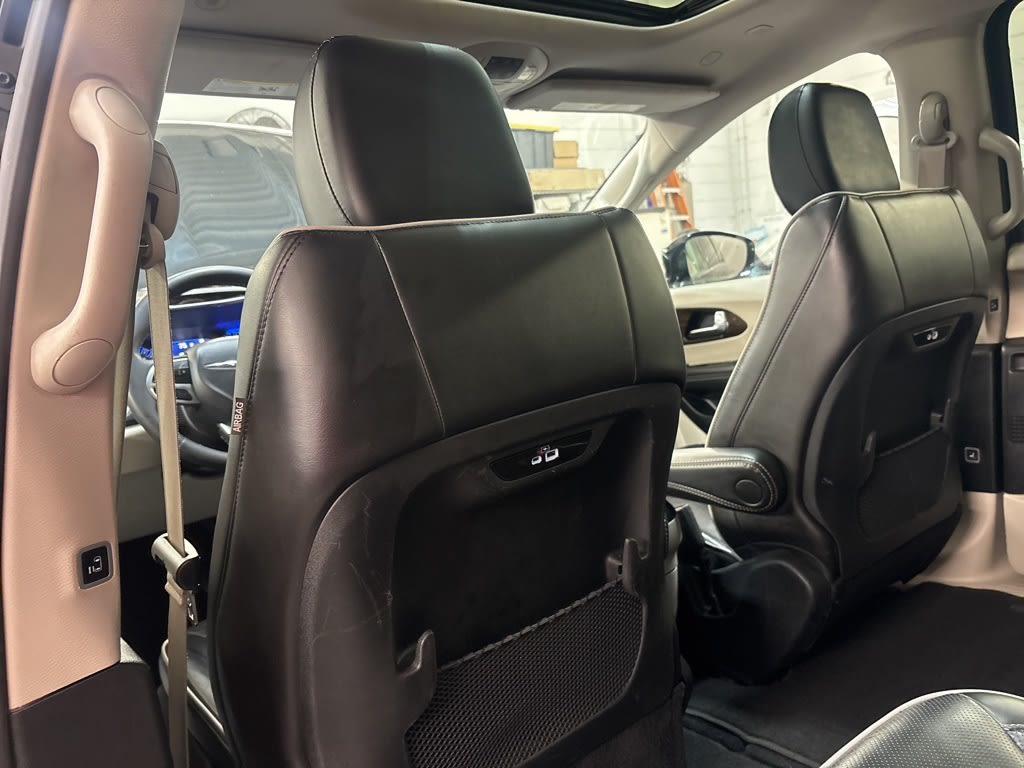 Thumbnail: 2023 Chrysler Pacifica - 10