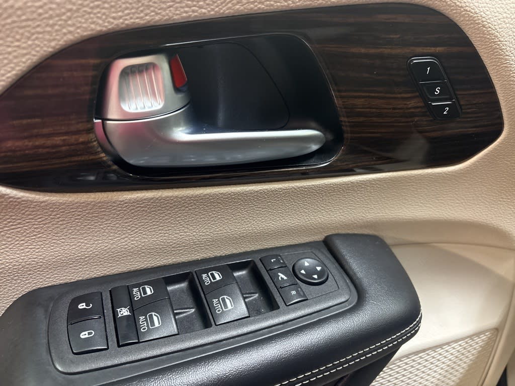 Thumbnail: 2023 Chrysler Pacifica - 21