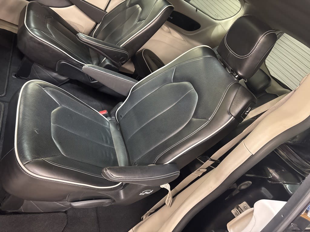 Thumbnail: 2023 Chrysler Pacifica - 30