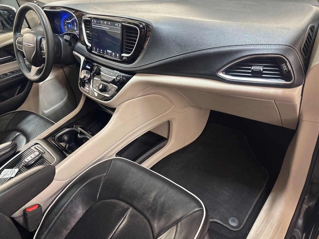 Thumbnail: 2023 Chrysler Pacifica - 12