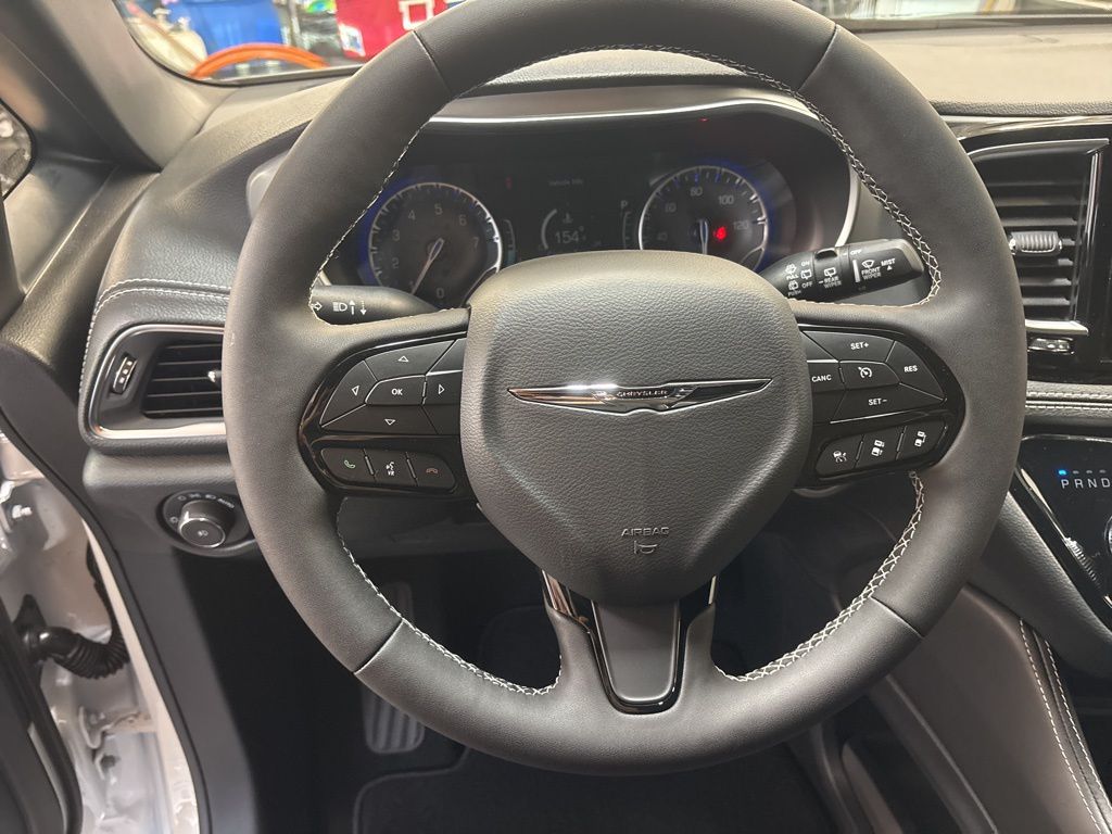 Thumbnail: 2026 Chrysler Pacifica - 7