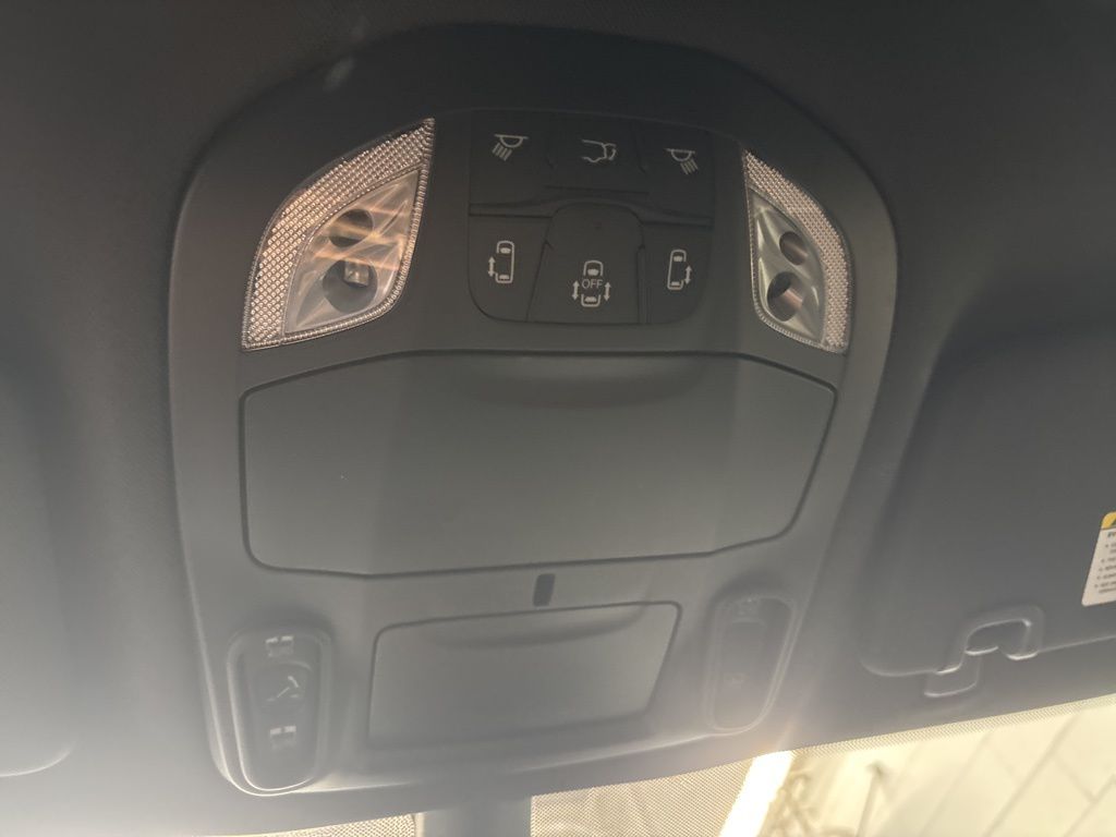 Thumbnail: 2026 Chrysler Pacifica - 25