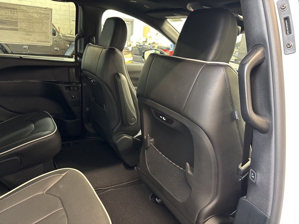 Thumbnail: 2026 Chrysler Pacifica - 35