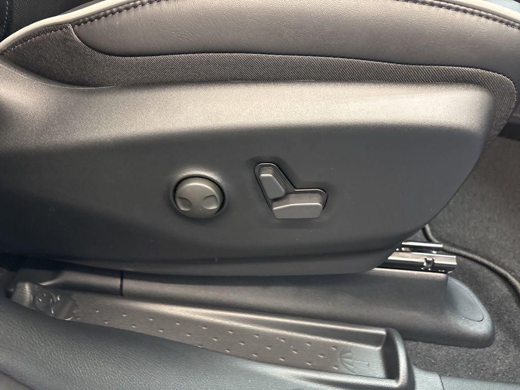 Thumbnail: 2026 Chrysler Pacifica - 42