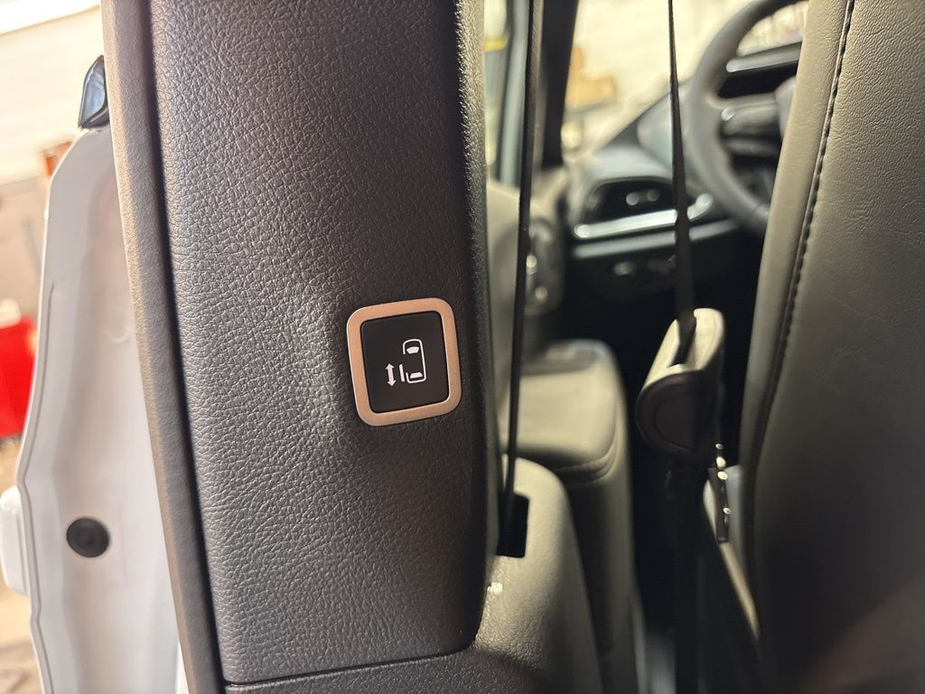 Thumbnail: 2026 Chrysler Pacifica - 28