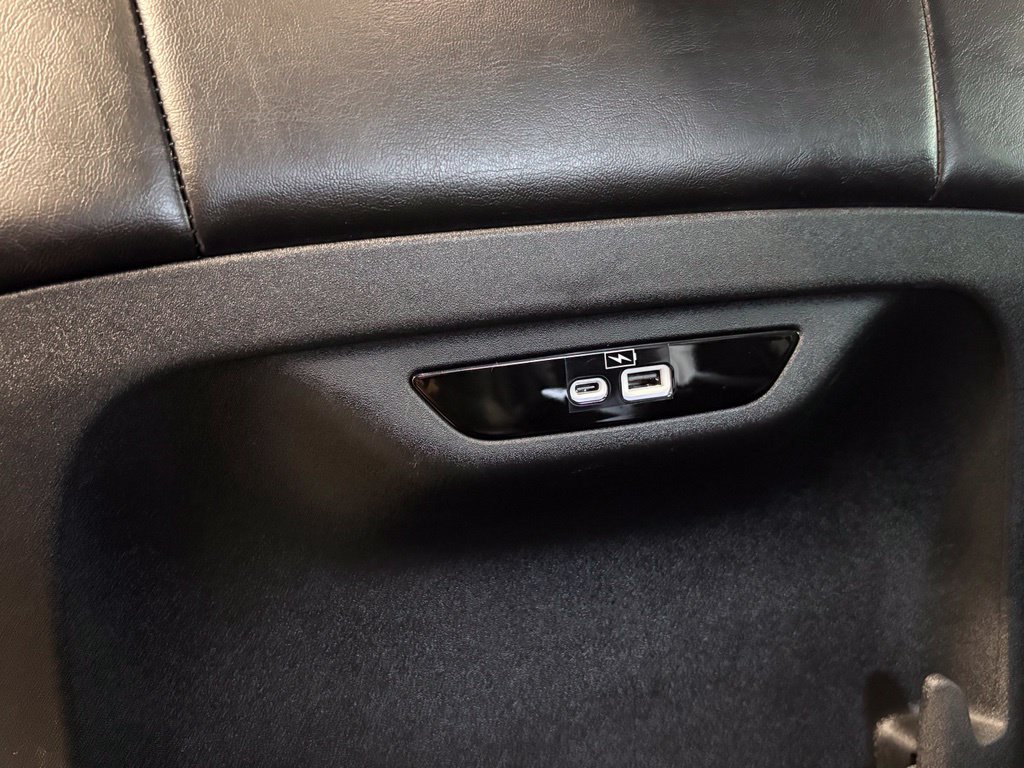 Thumbnail: 2023 Chrysler Pacifica - 32
