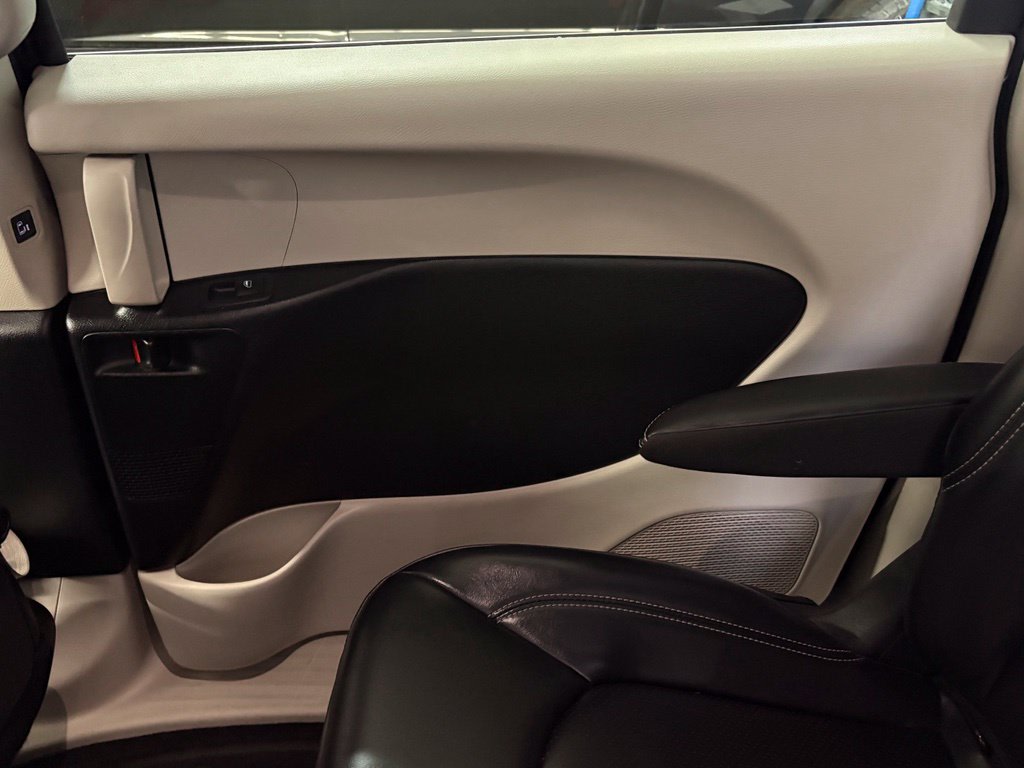 Thumbnail: 2023 Chrysler Pacifica - 36