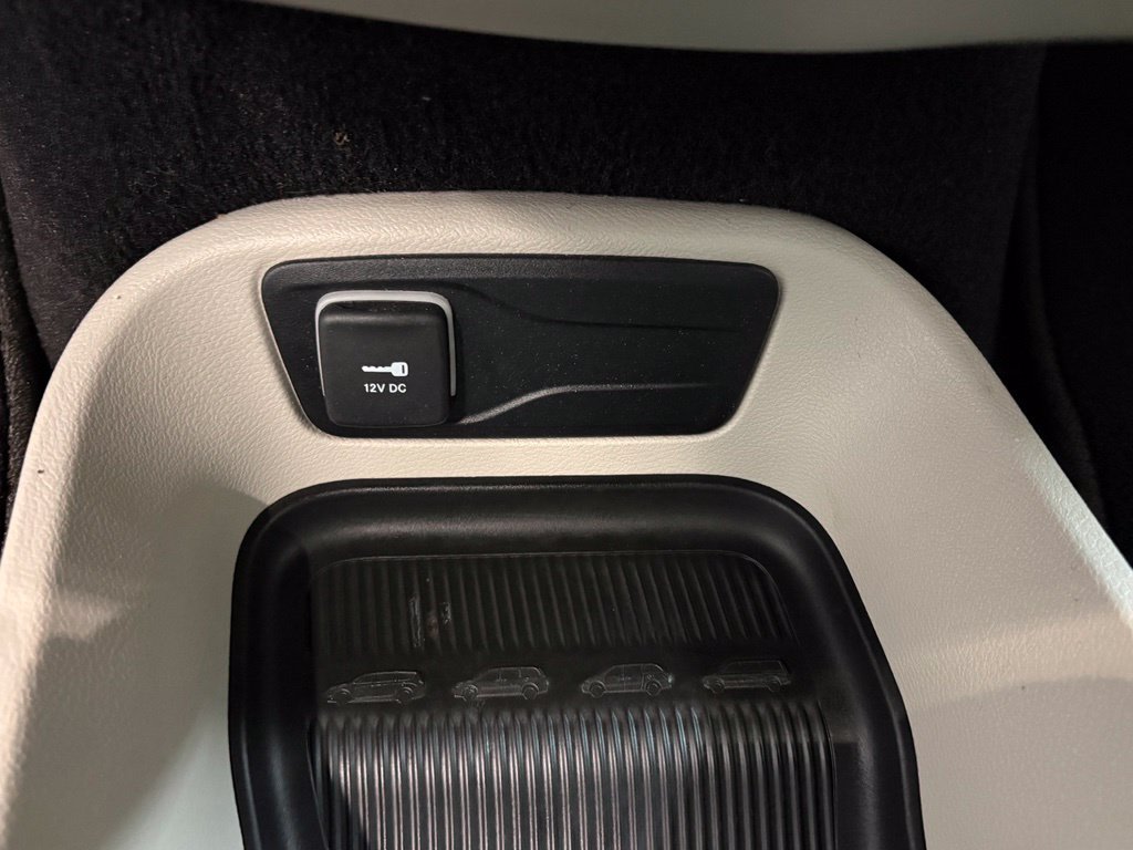 Thumbnail: 2023 Chrysler Pacifica - 30