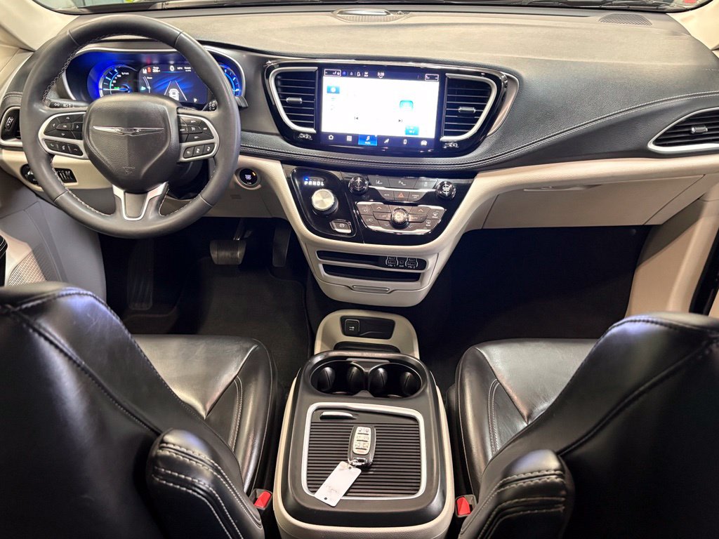 Thumbnail: 2023 Chrysler Pacifica - 12