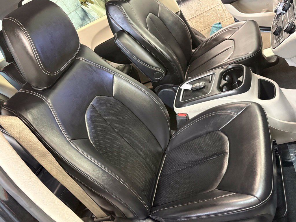 Thumbnail: 2023 Chrysler Pacifica - 46