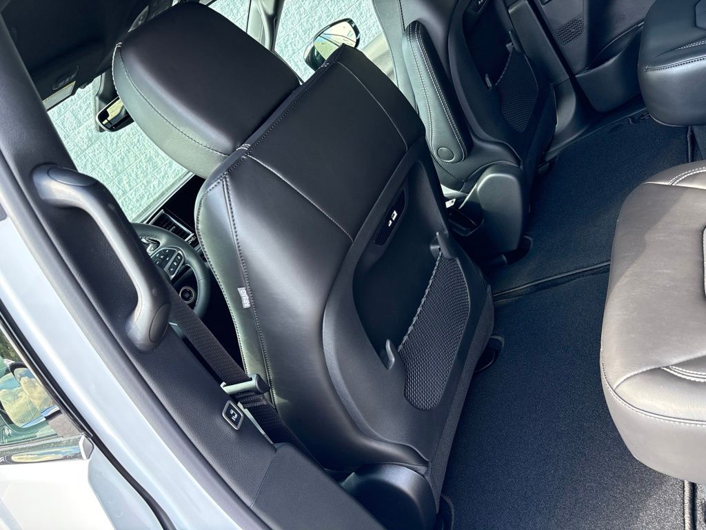 Thumbnail: 2027 Chrysler Pacifica - 33