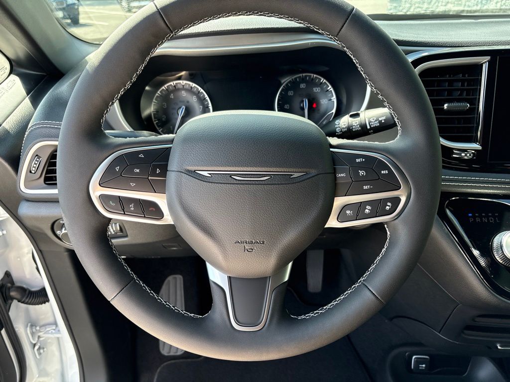 Thumbnail: 2027 Chrysler Pacifica - 8