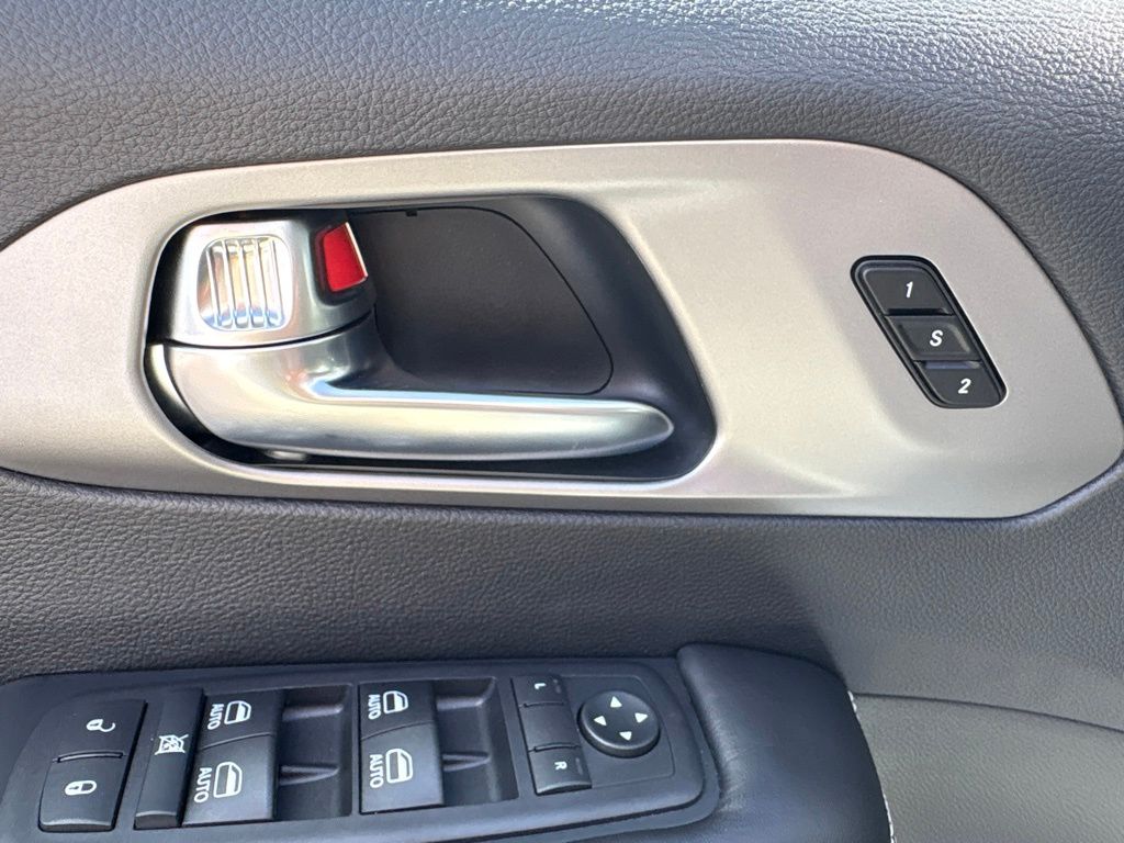 Thumbnail: 2027 Chrysler Pacifica - 23