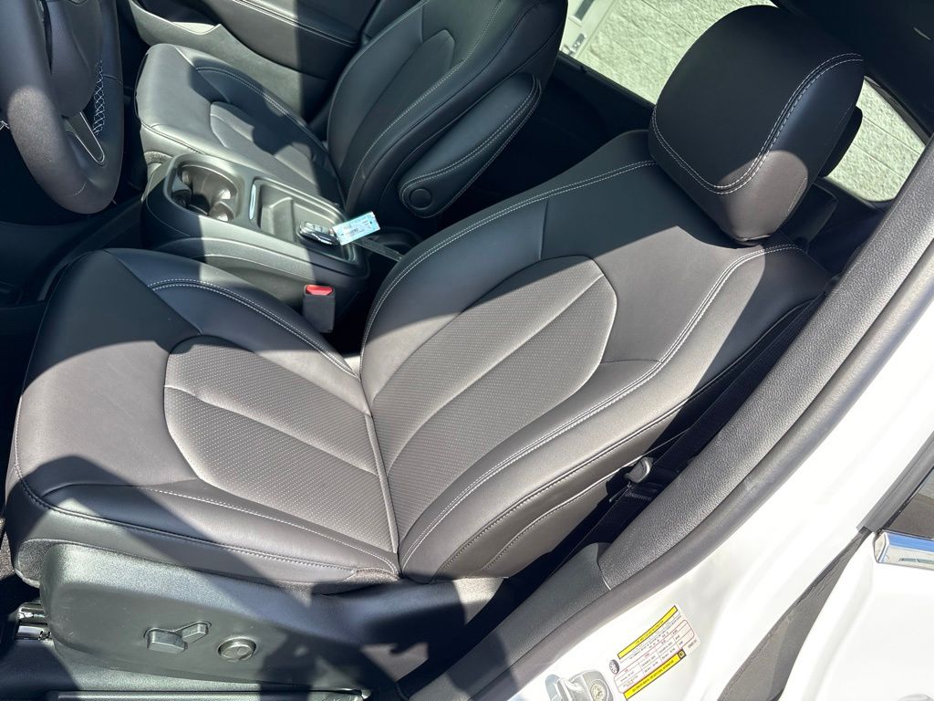 Thumbnail: 2027 Chrysler Pacifica - 11