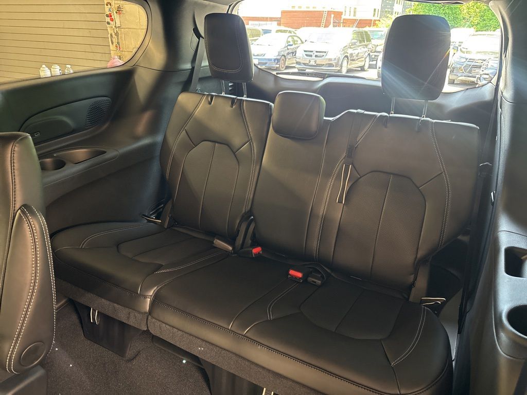 Thumbnail: 2027 Chrysler Pacifica - 37