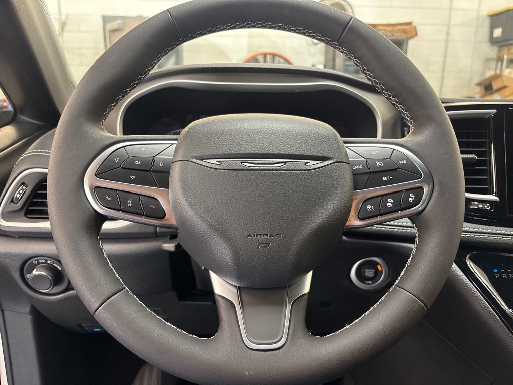 Thumbnail: 2027 Chrysler Pacifica - 7