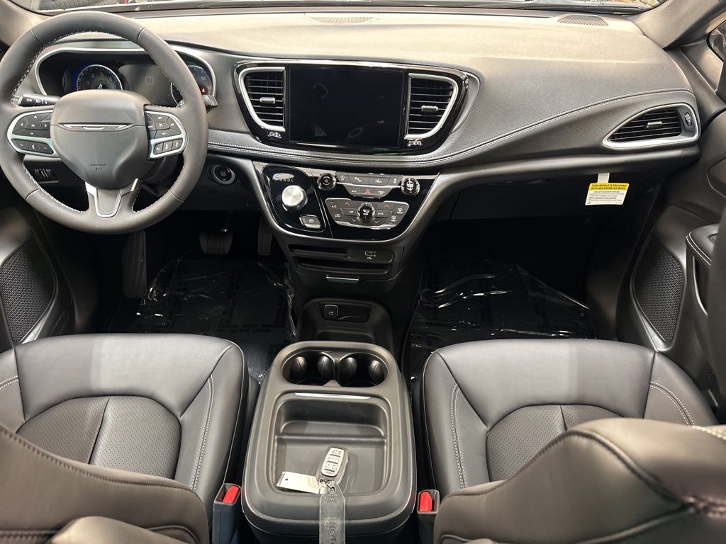 Thumbnail: 2027 Chrysler Pacifica - 11