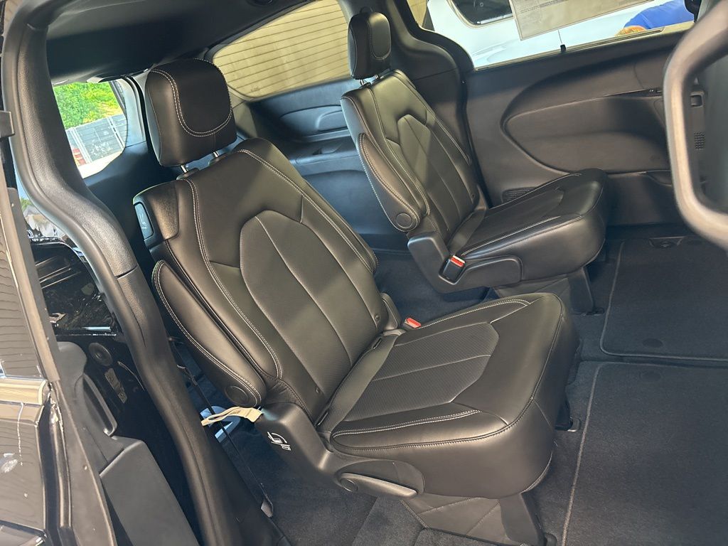Thumbnail: 2027 Chrysler Pacifica - 43