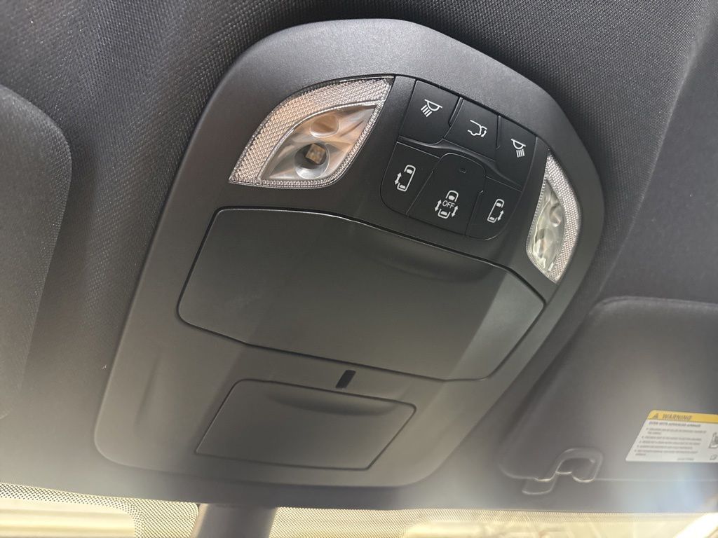 Thumbnail: 2027 Chrysler Pacifica - 31