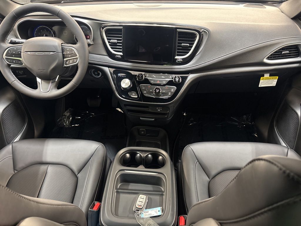 Thumbnail: 2027 Chrysler Pacifica - 12