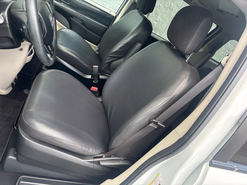 Thumbnail: 2019 Dodge Grand Caravan - 12