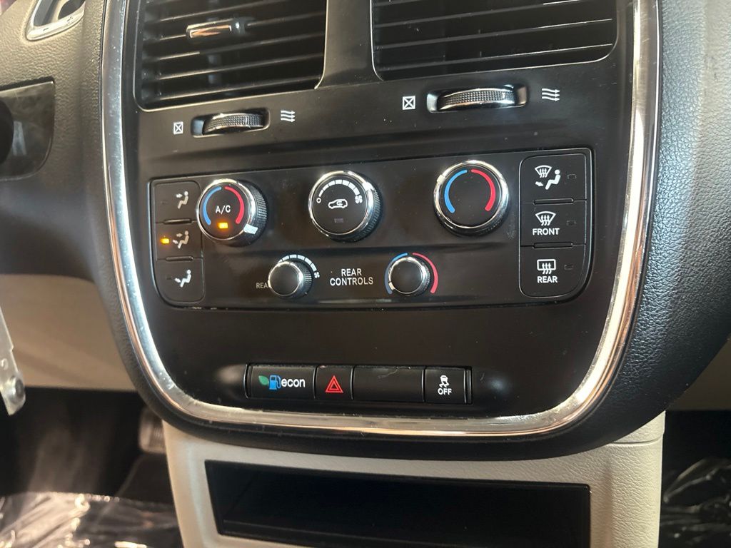 Thumbnail: 2019 Dodge Grand Caravan - 23