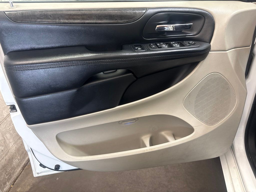 Thumbnail: 2019 Dodge Grand Caravan - 18