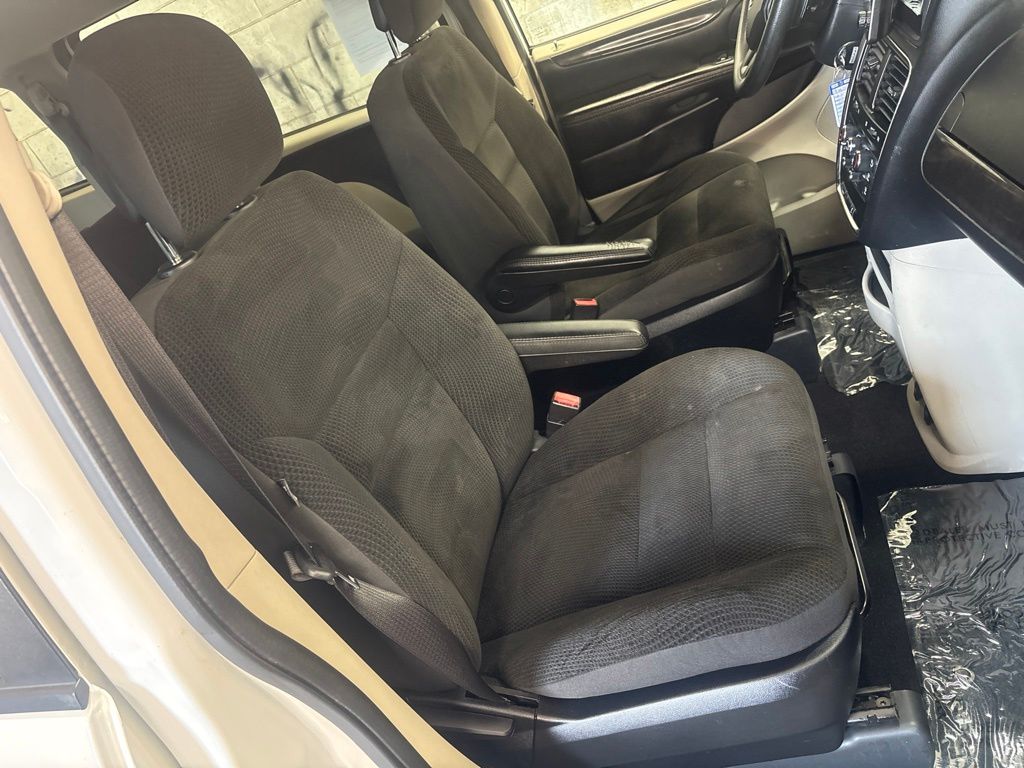 Thumbnail: 2019 Dodge Grand Caravan - 35