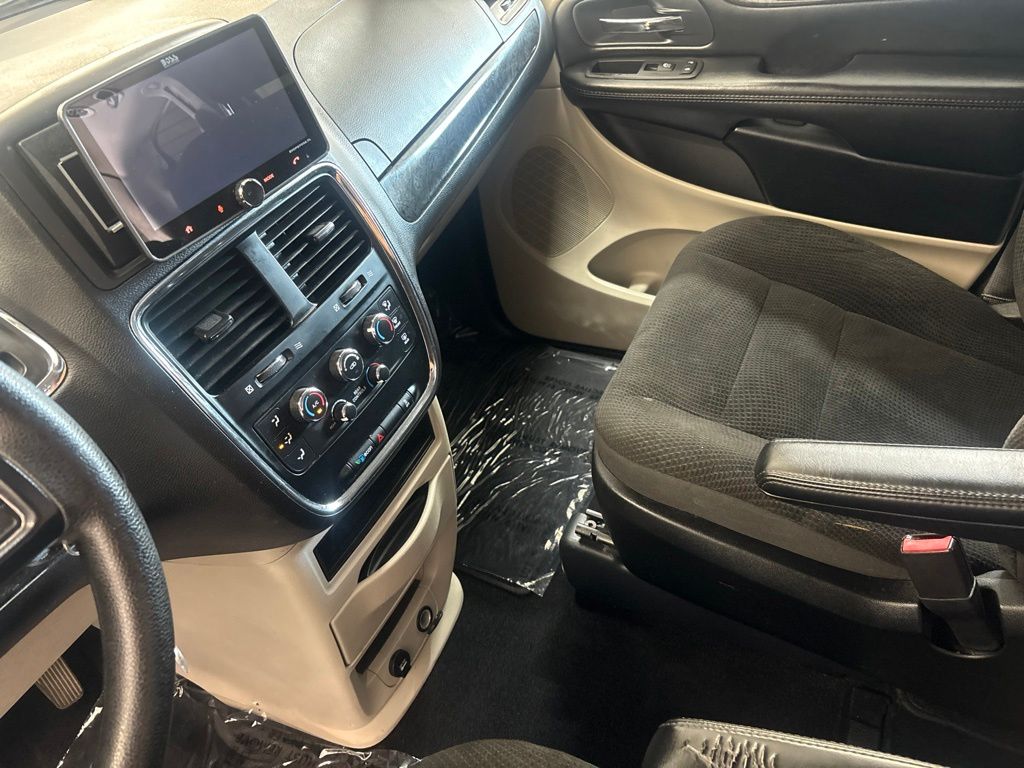 Thumbnail: 2019 Dodge Grand Caravan - 11