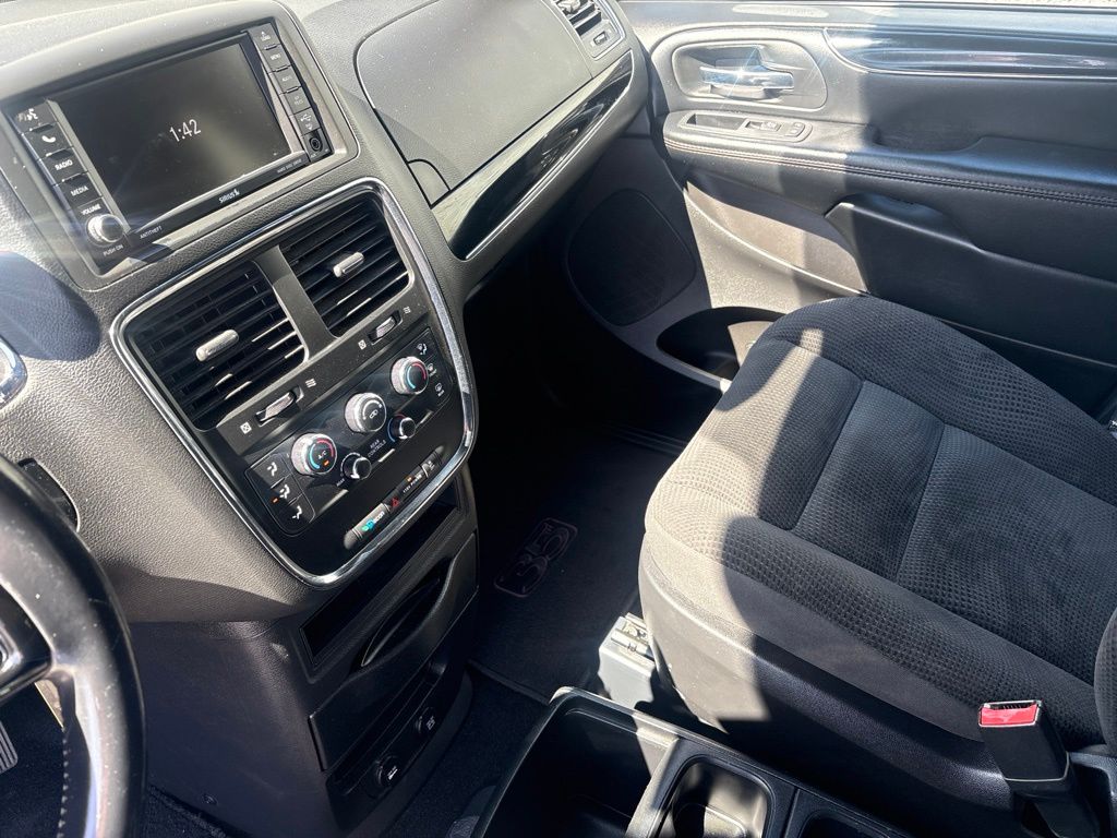 Thumbnail: 2019 Dodge Grand Caravan - 10