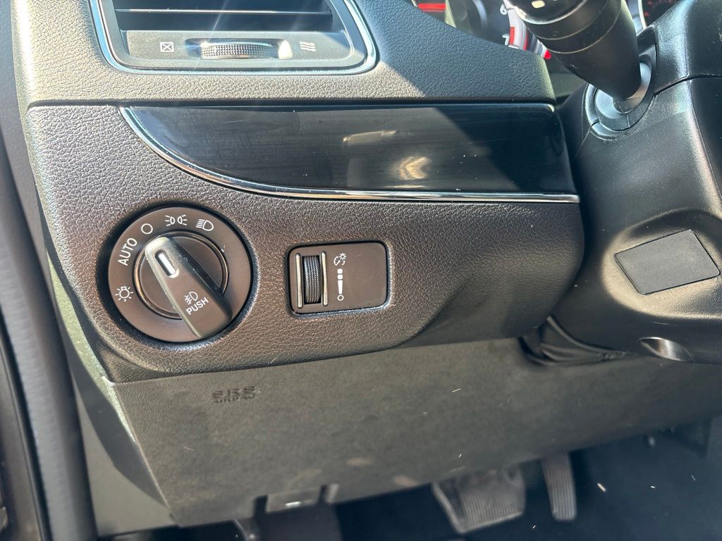 Thumbnail: 2019 Dodge Grand Caravan - 21
