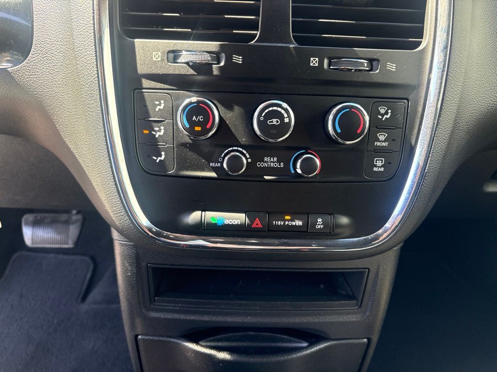Thumbnail: 2019 Dodge Grand Caravan - 24