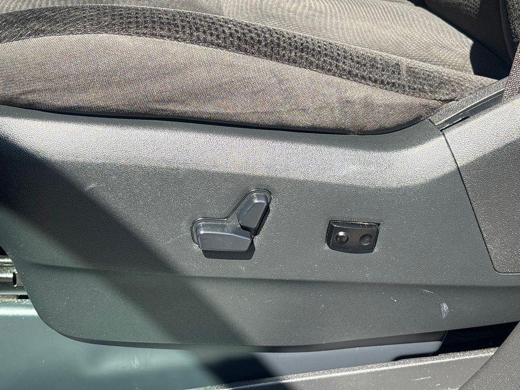Thumbnail: 2019 Dodge Grand Caravan - 23