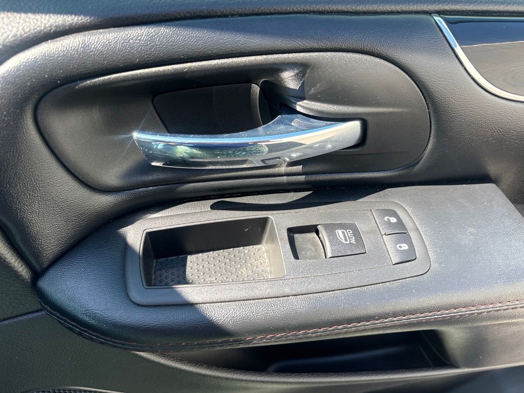 Thumbnail: 2019 Dodge Grand Caravan - 35