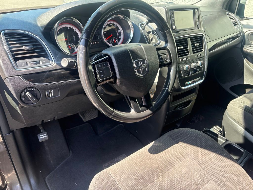 Thumbnail: 2019 Dodge Grand Caravan - 2
