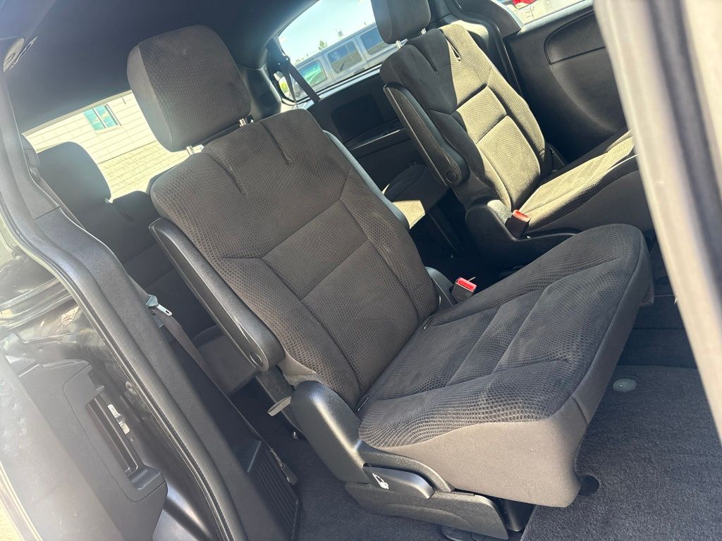 Thumbnail: 2019 Dodge Grand Caravan - 32