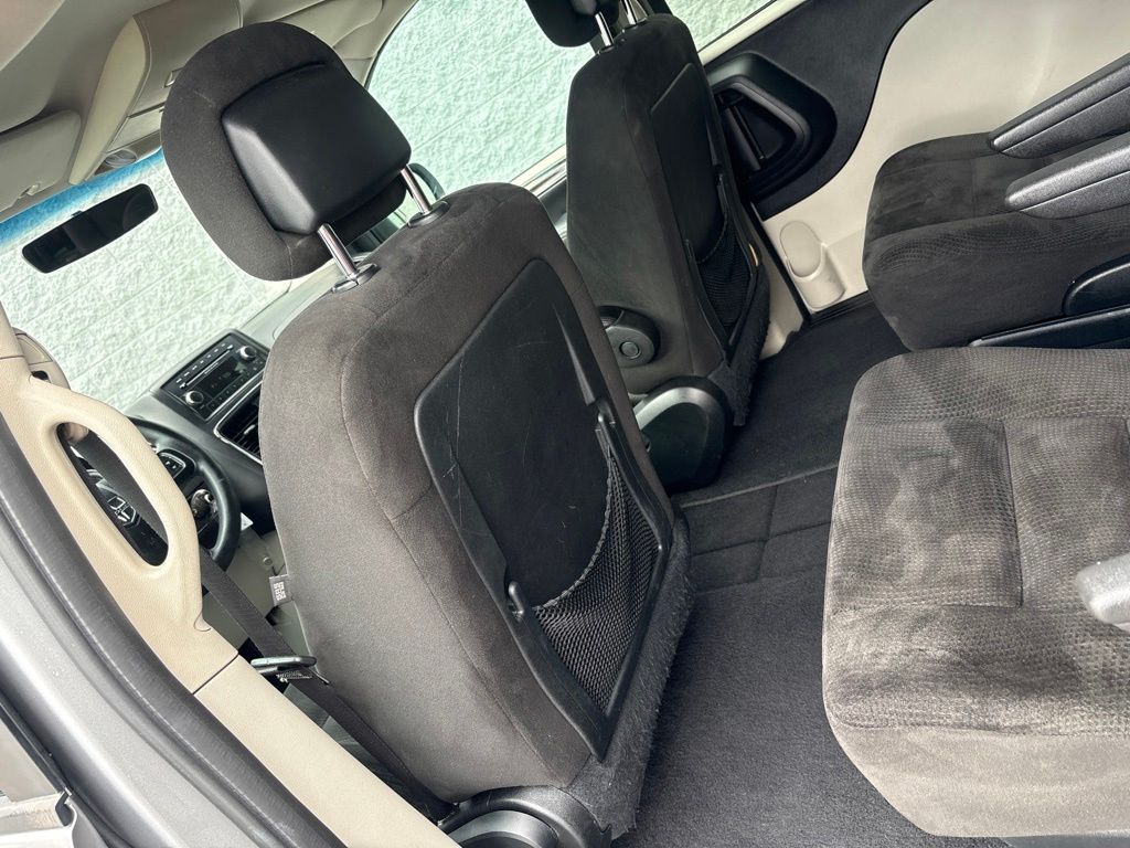 Thumbnail: 2016 Dodge Grand Caravan - 9