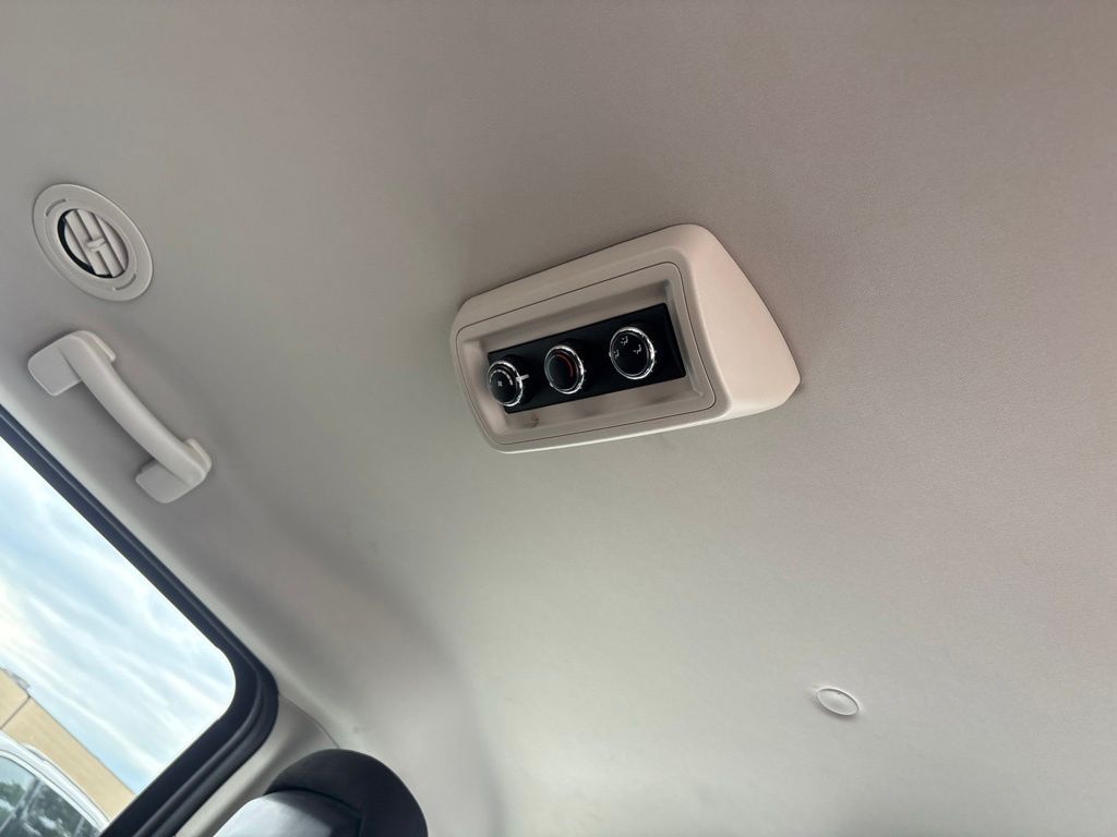 Thumbnail: 2016 Dodge Grand Caravan - 35