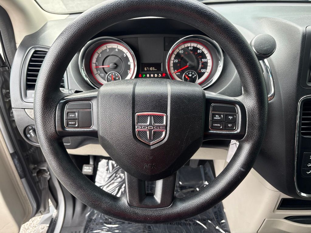 Thumbnail: 2016 Dodge Grand Caravan - 7