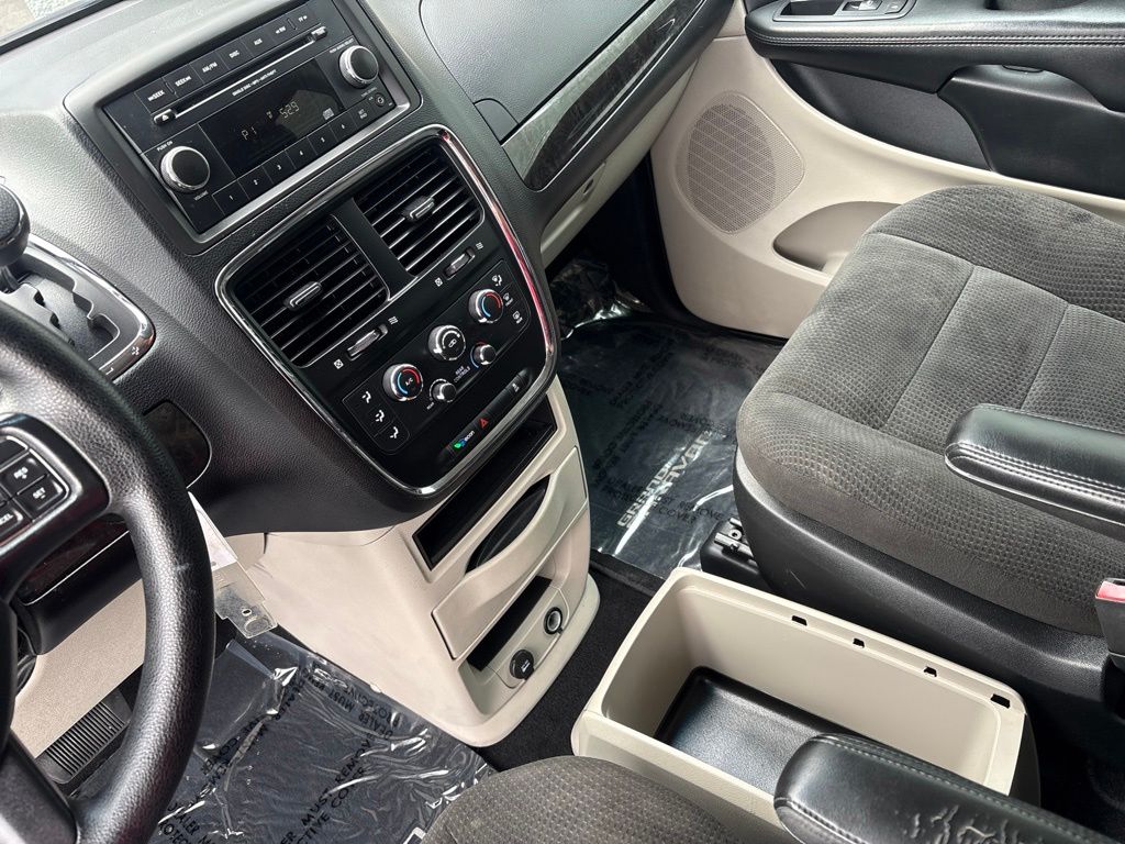 Thumbnail: 2016 Dodge Grand Caravan - 11