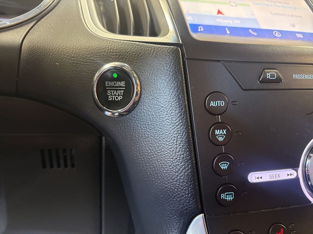 Thumbnail: 2020 Ford Edge - 24