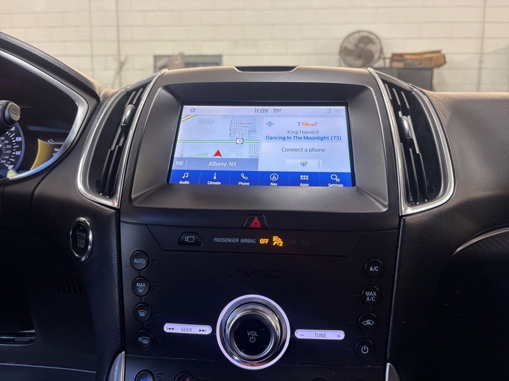 Thumbnail: 2020 Ford Edge - 10