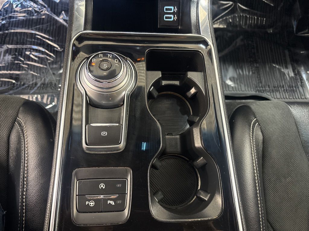 Thumbnail: 2020 Ford Edge - 22